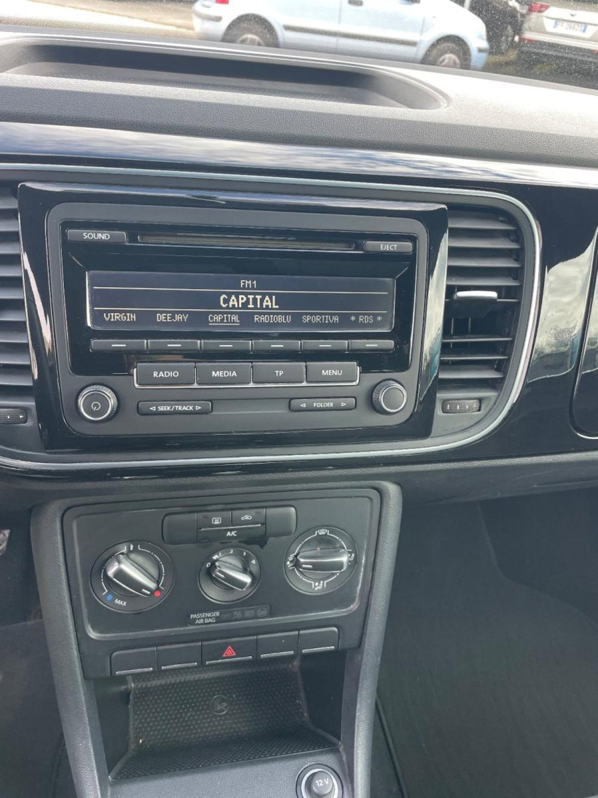 Volkswagen Maggiolino 1.6 TDI Design (11)