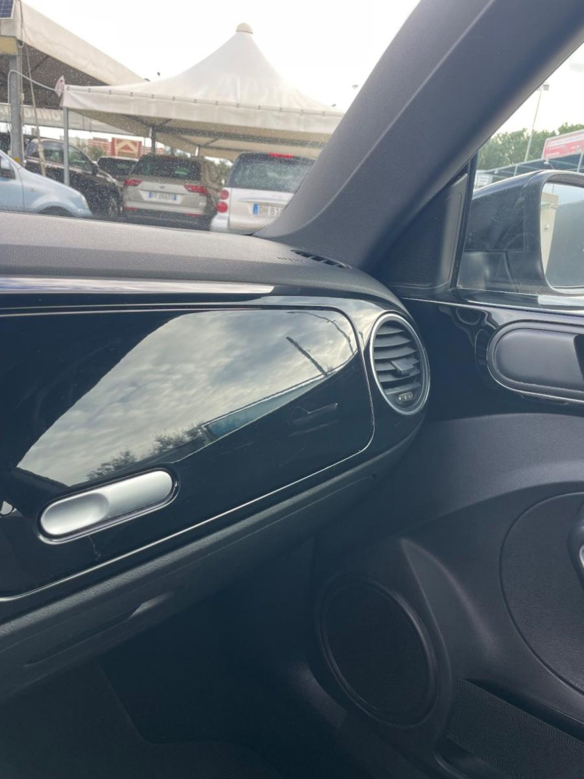 Volkswagen Maggiolino 1.6 TDI Design (12)