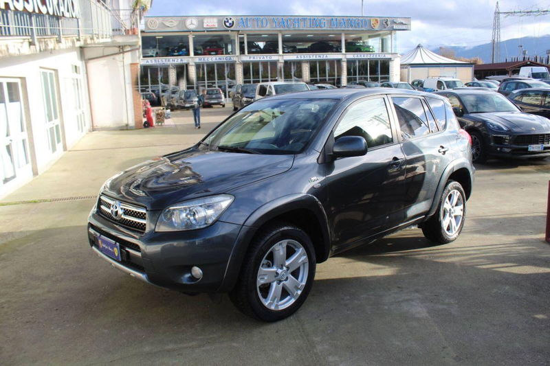 Toyota Rav4 2.2 D-4D 177 CV Luxury
