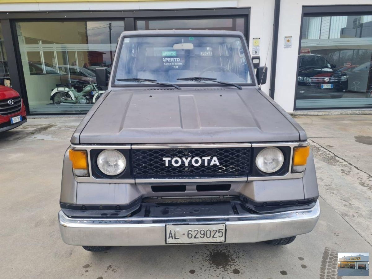 Toyota Land Cruiser 2.turbodiesel SW LJ70 (2)