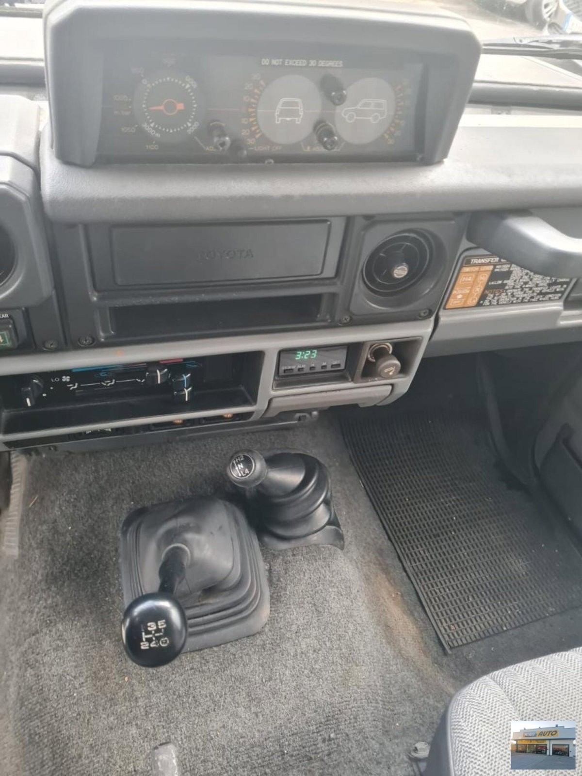 Toyota Land Cruiser 2.turbodiesel SW LJ70 (20)