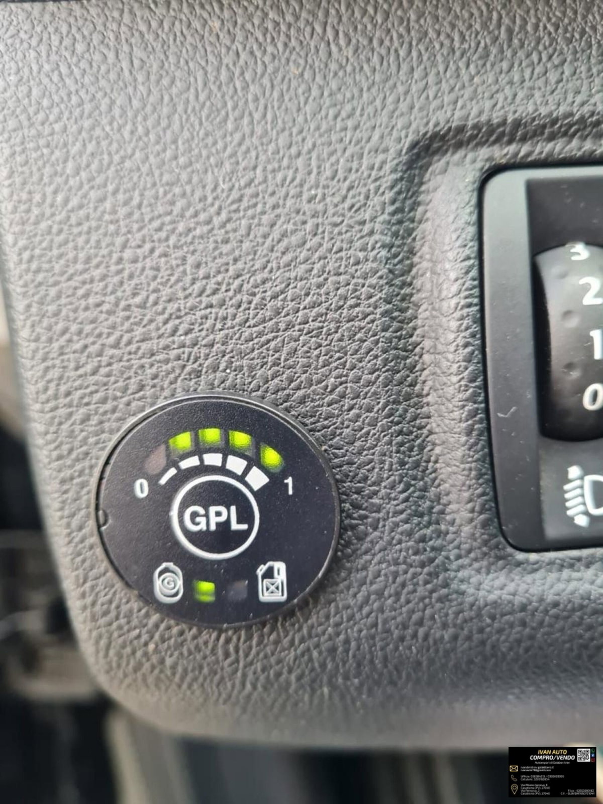 Renault Clio TCe 12V 90 CV GPL 5 porte Moschino Zen (12)