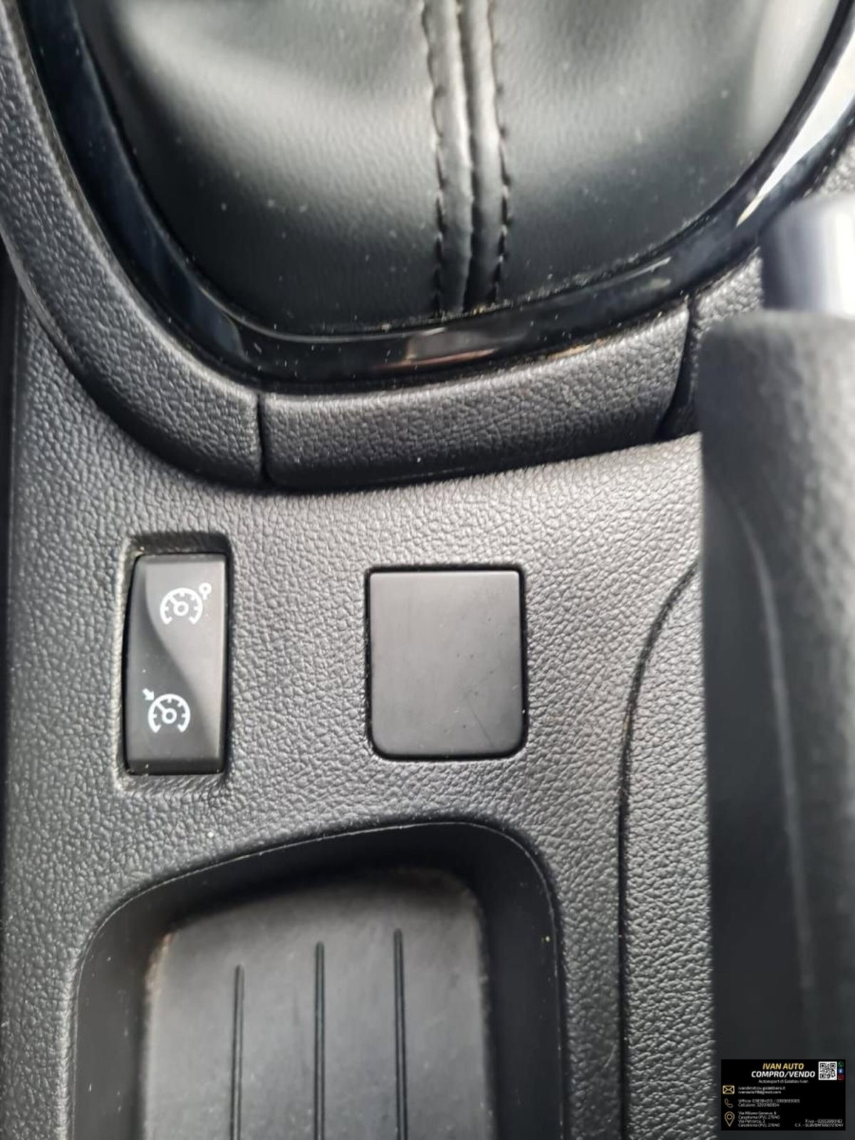 Renault Clio TCe 12V 90 CV GPL 5 porte Moschino Zen (15)