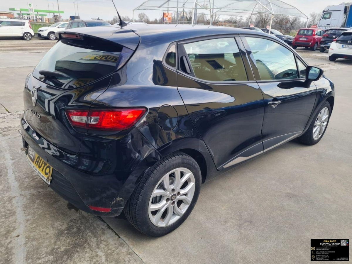 Renault Clio TCe 12V 90 CV GPL 5 porte Moschino Zen (6)