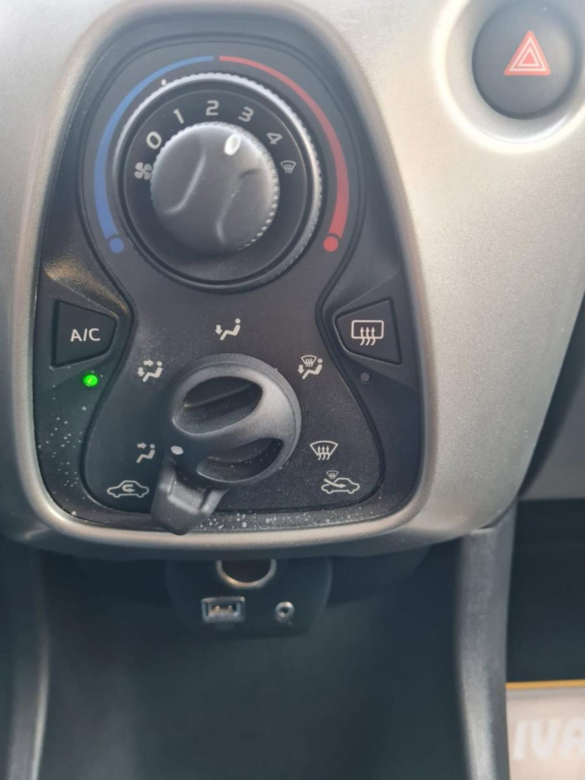 Citroen C1 Airscape C1 Airscape VTi 68 5 porte Shine (11)