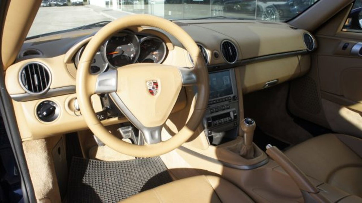 Porsche Cayman 2.7 (10)
