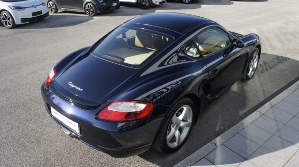 Porsche Cayman 2.7 (7)