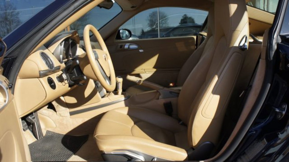 Porsche Cayman 2.7 (9)