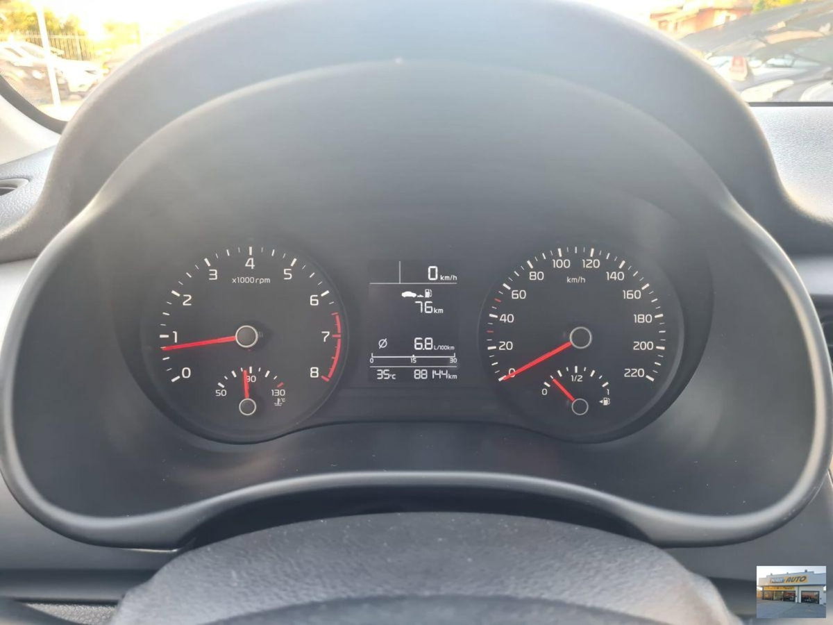 Kia Stonic 1.2 MPI 84 CV Style (9)