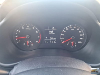Kia Stonic 1.2 MPI 84 CV Style (7)