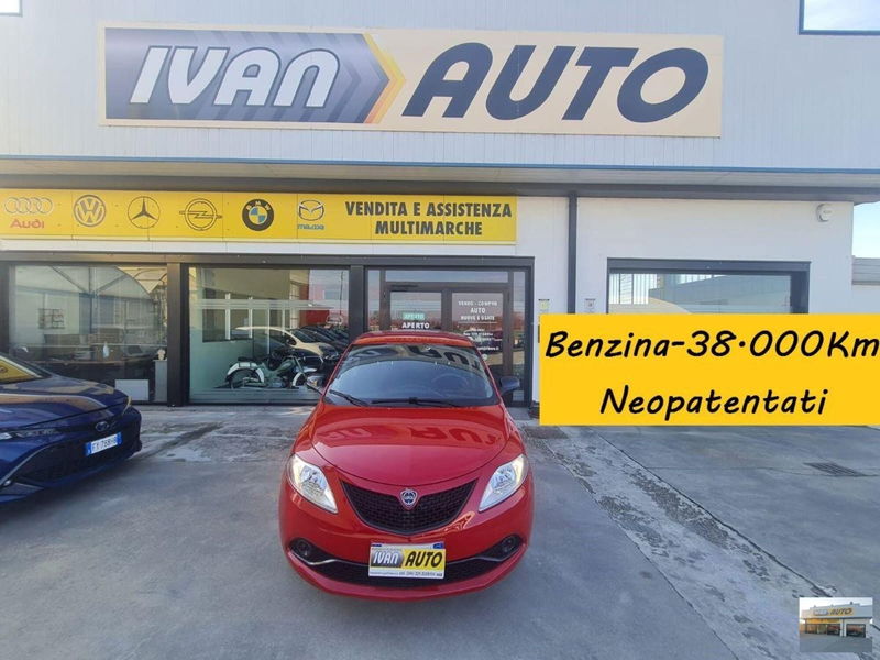 Lancia Ypsilon 1.2 69 CV 5 porte Platinum