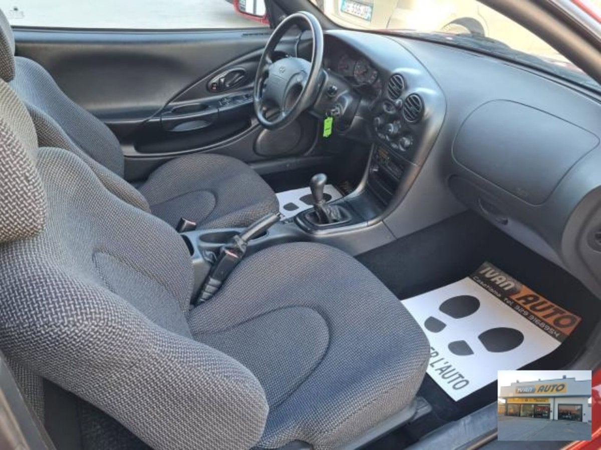 Hyundai Coupe 1.6i 16V cat Air (12)