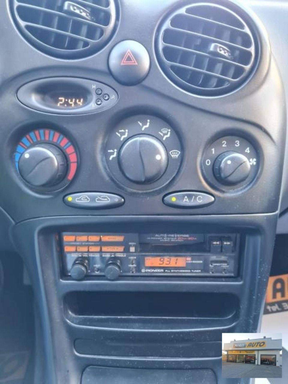 Hyundai Coupe 1.6i 16V cat Air (15)
