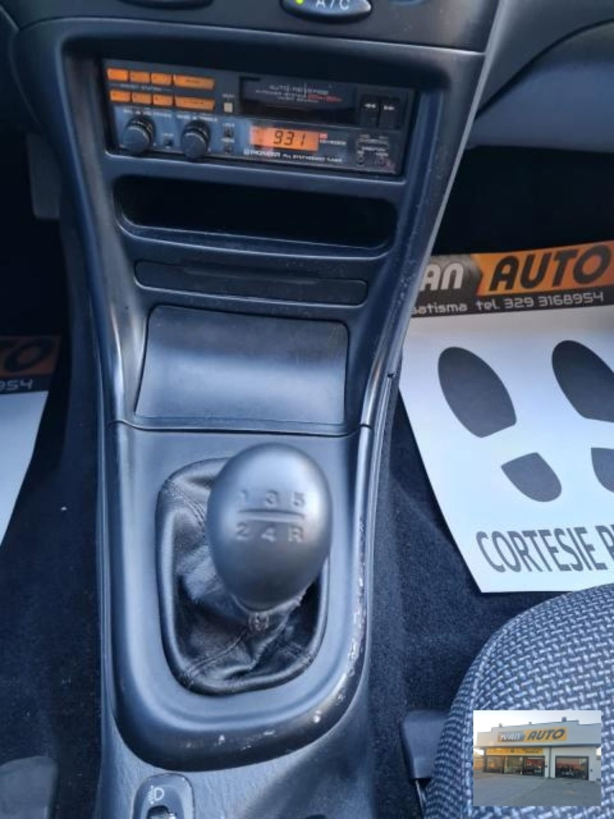 Hyundai Coupe 1.6i 16V cat Air (19)