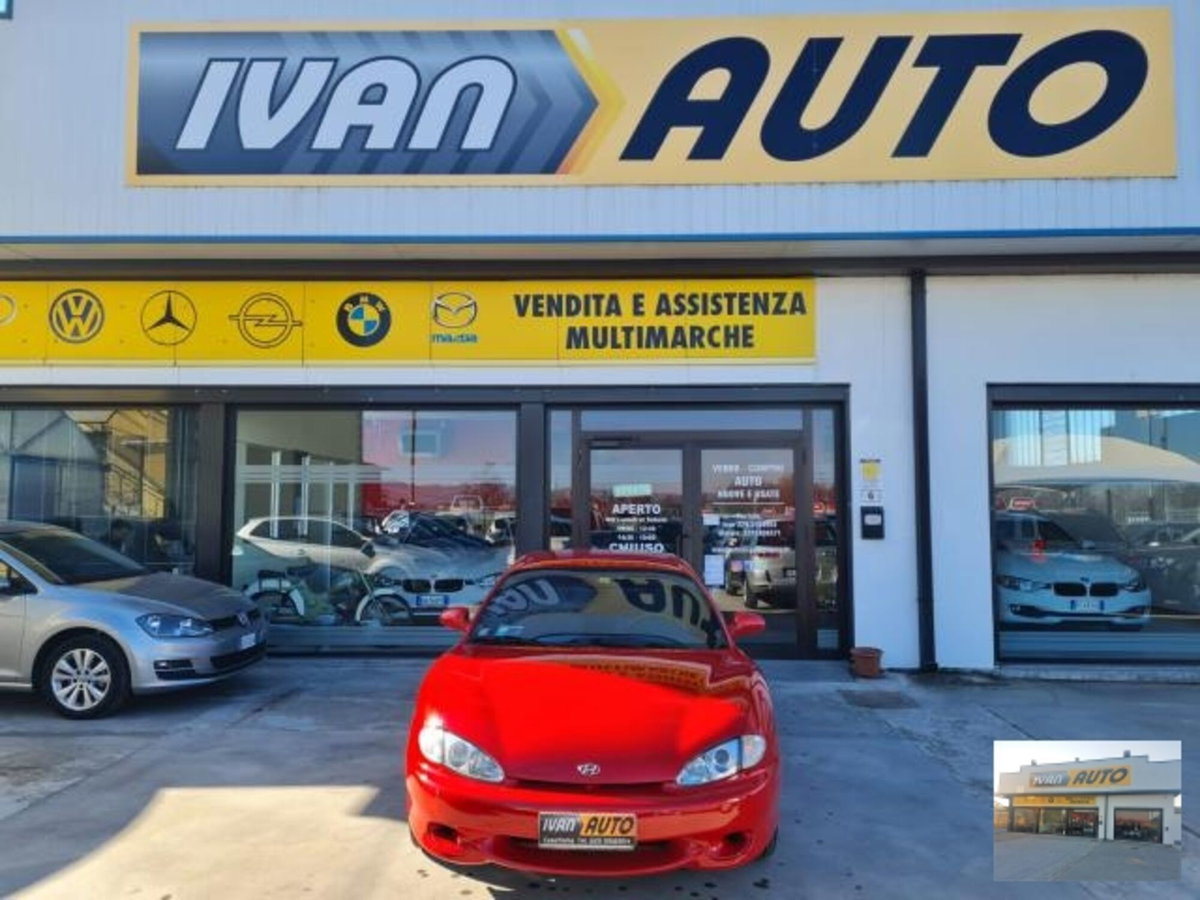 Hyundai Coupe 1.6i 16V cat Air (2)