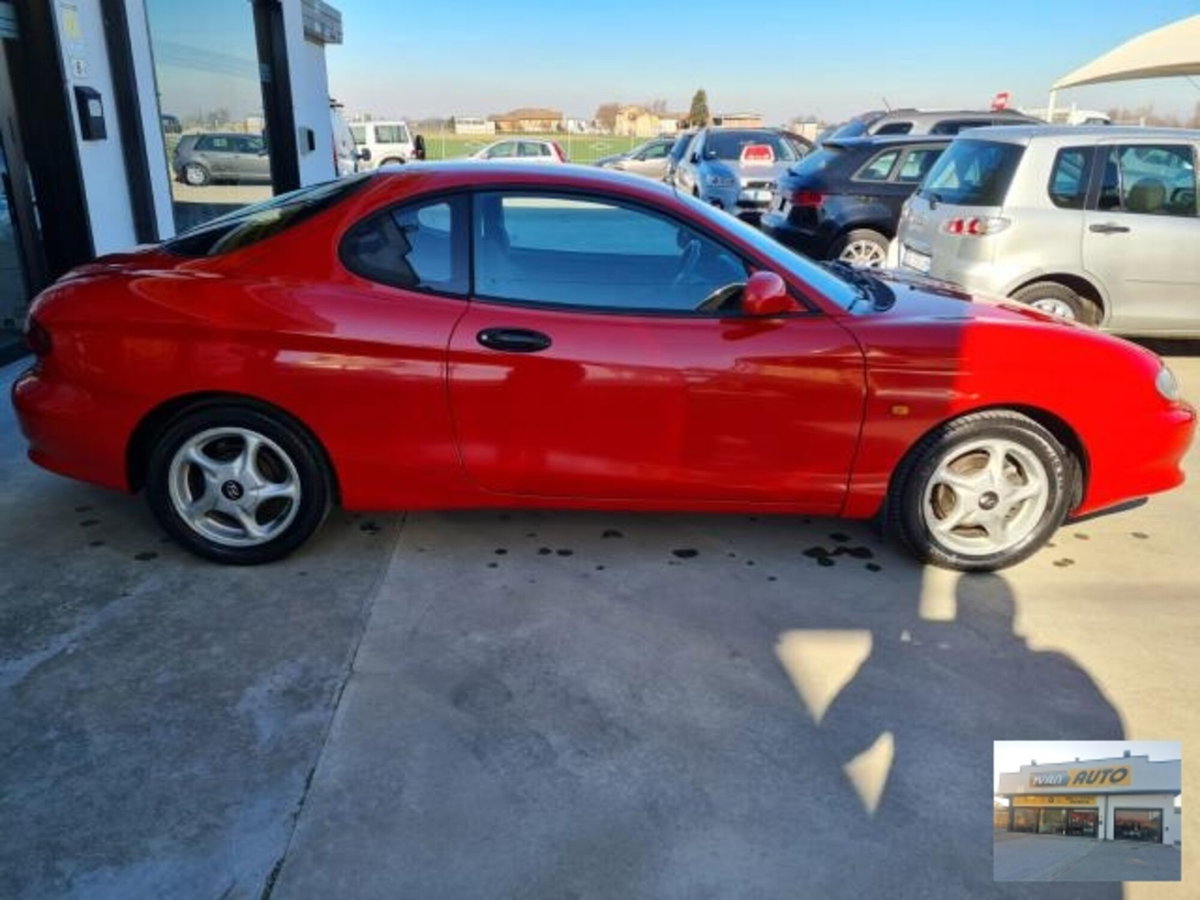 Hyundai Coupe 1.6i 16V cat Air (6)