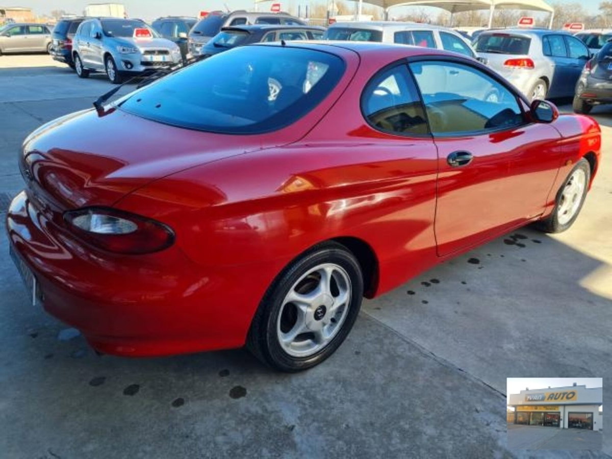 Hyundai Coupe 1.6i 16V cat Air (7)