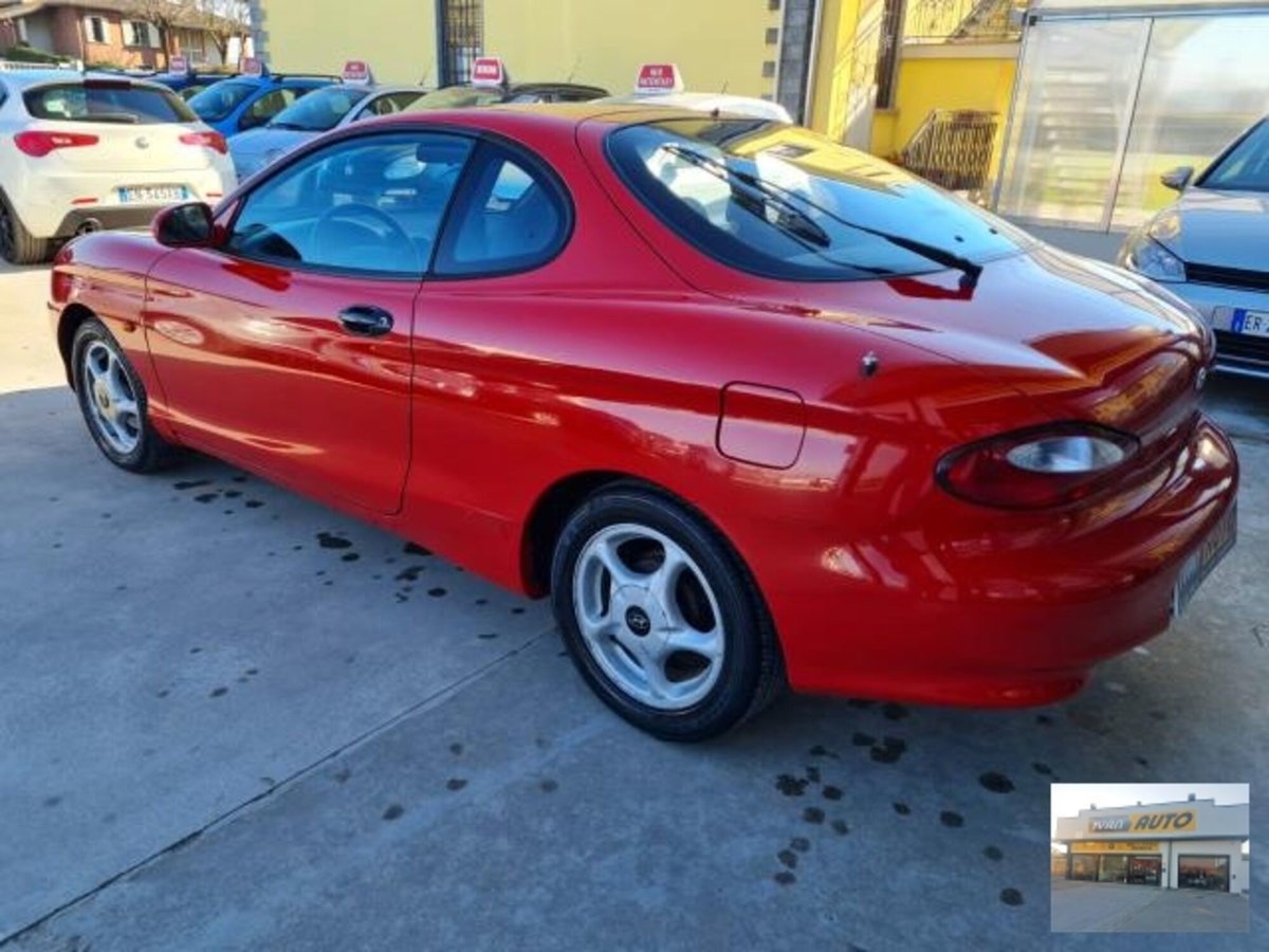 Hyundai Coupe 1.6i 16V cat Air (8)