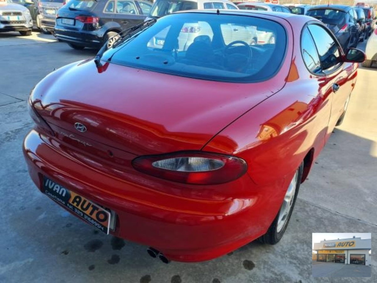 Hyundai Coupe 1.6i 16V cat Air (9)