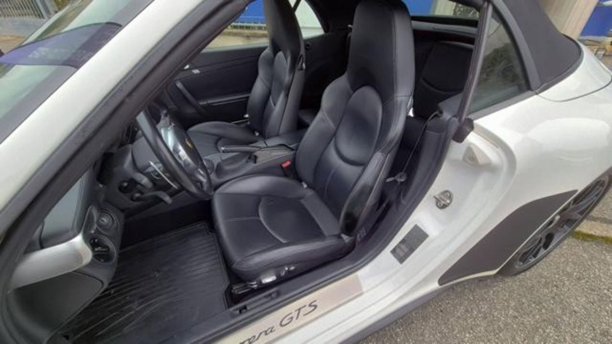 Porsche 911 Cabrio Carrera 4 GTS (10)