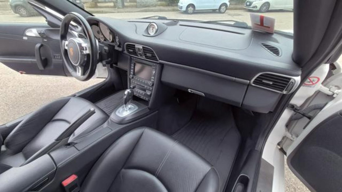 Porsche 911 Cabrio Carrera 4 GTS (13)