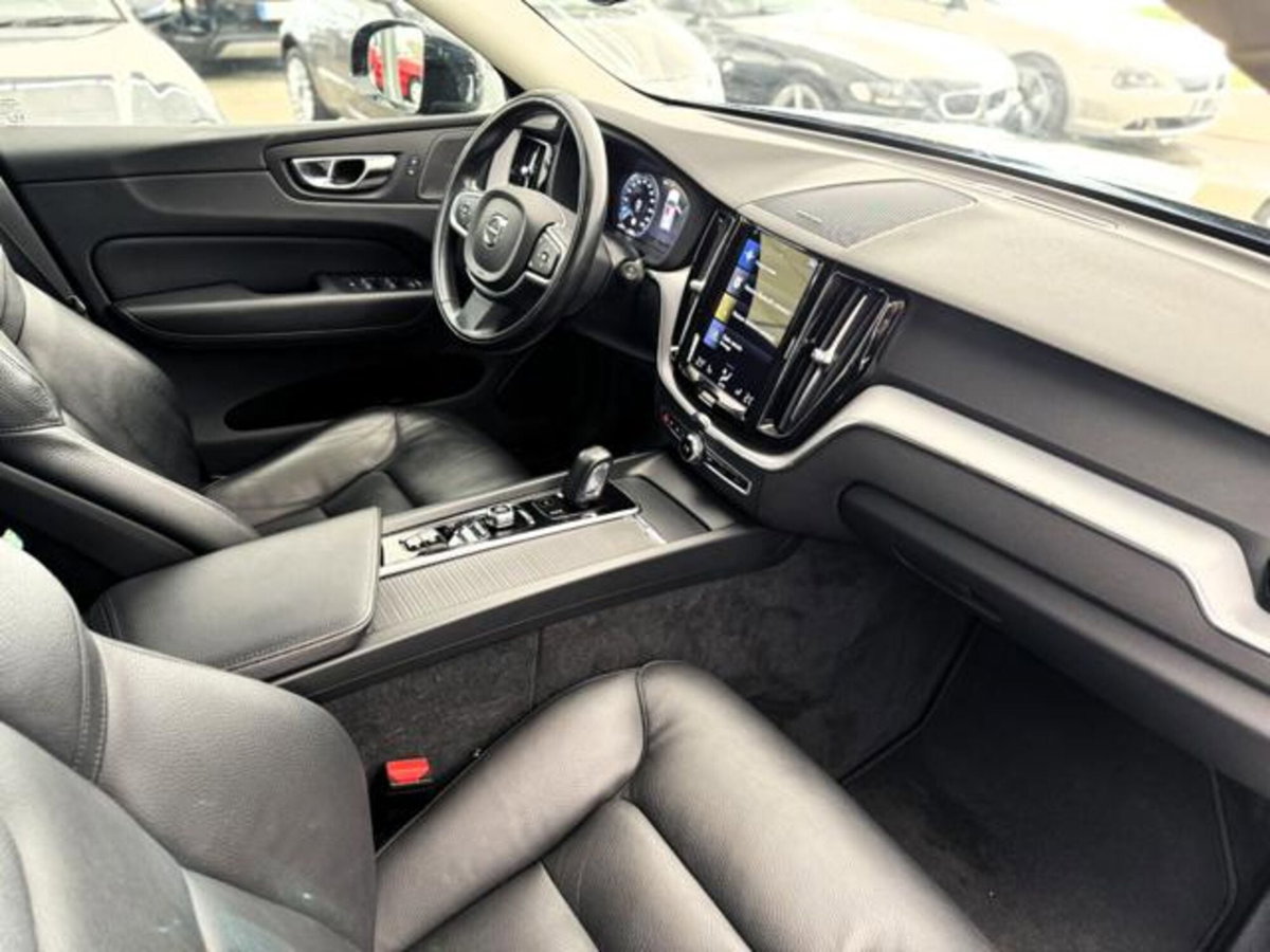 Volvo XC60 B4 Geartronic Momentum Pro (11)