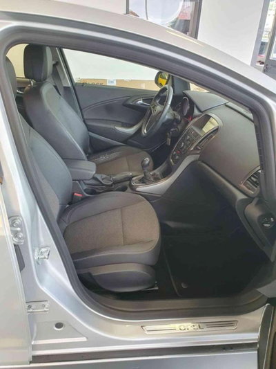 Opel Astra 1.7 CDTI 125CV 5 porte Cosmo (10)