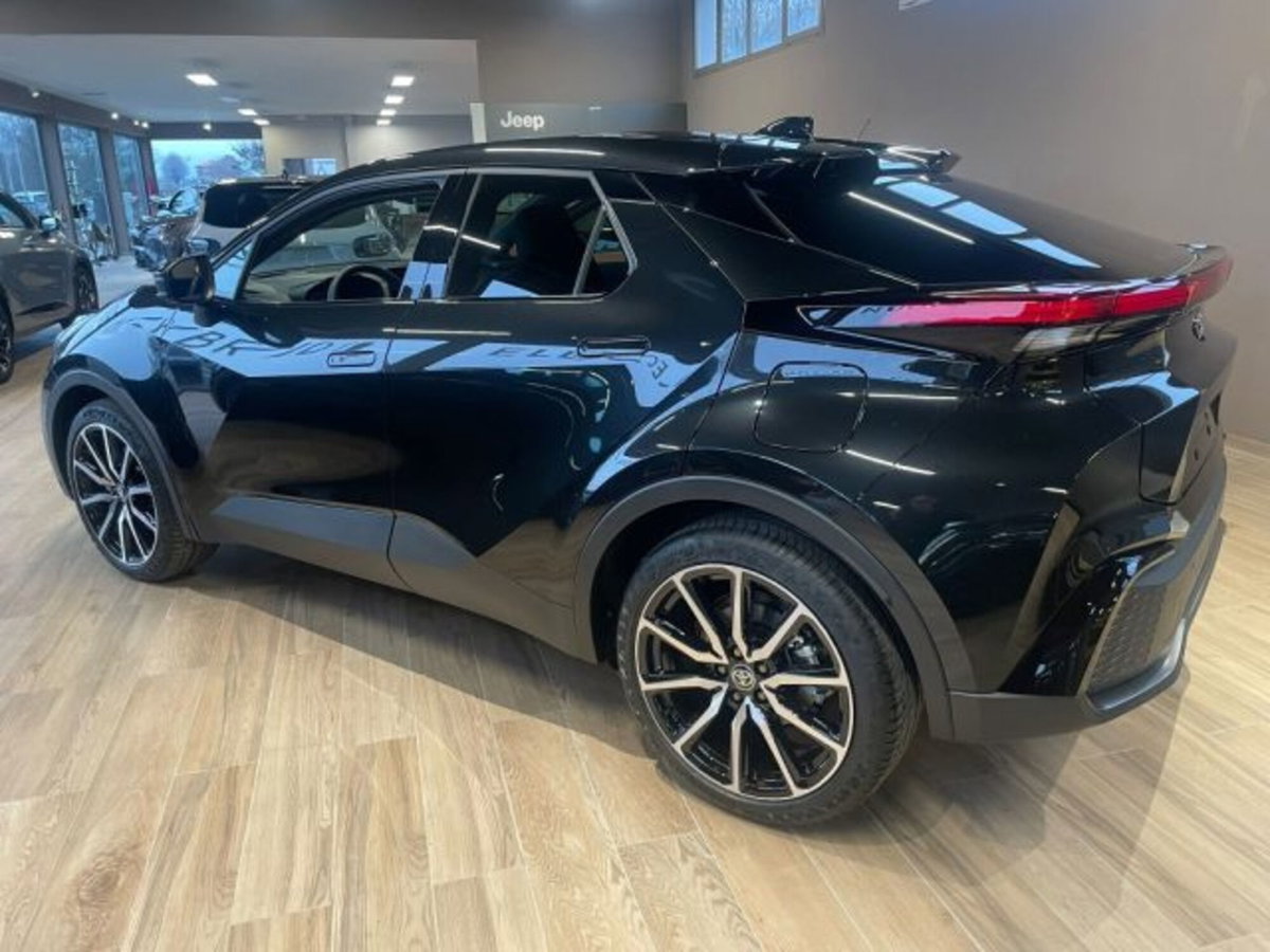 Toyota Toyota C-HR 2.0 phev GR Sport fwd e-cvt (2)