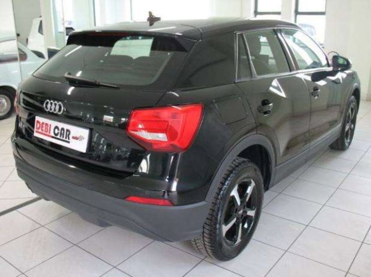Audi Q2 35 2.0 tdi Identity Black s-tronic (4)