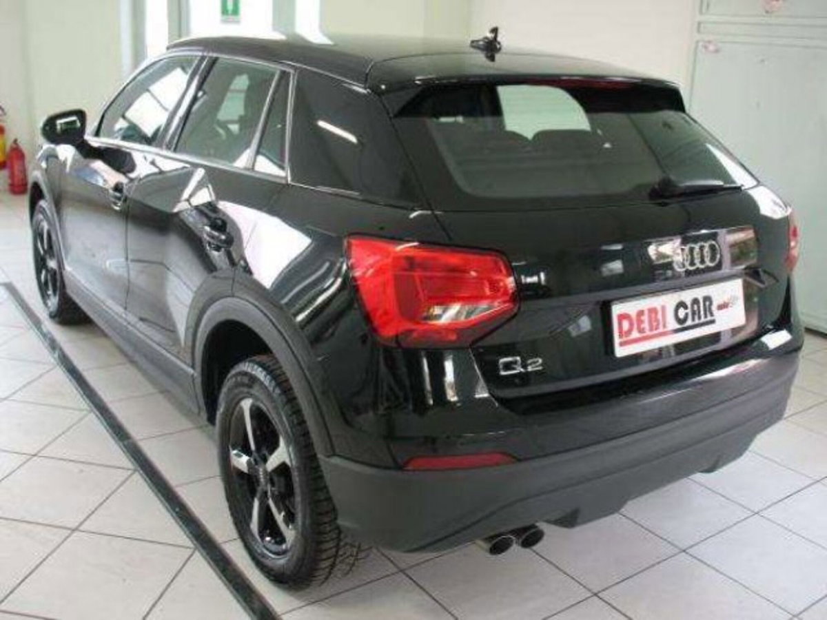 Audi Q2 35 2.0 tdi Identity Black s-tronic (6)
