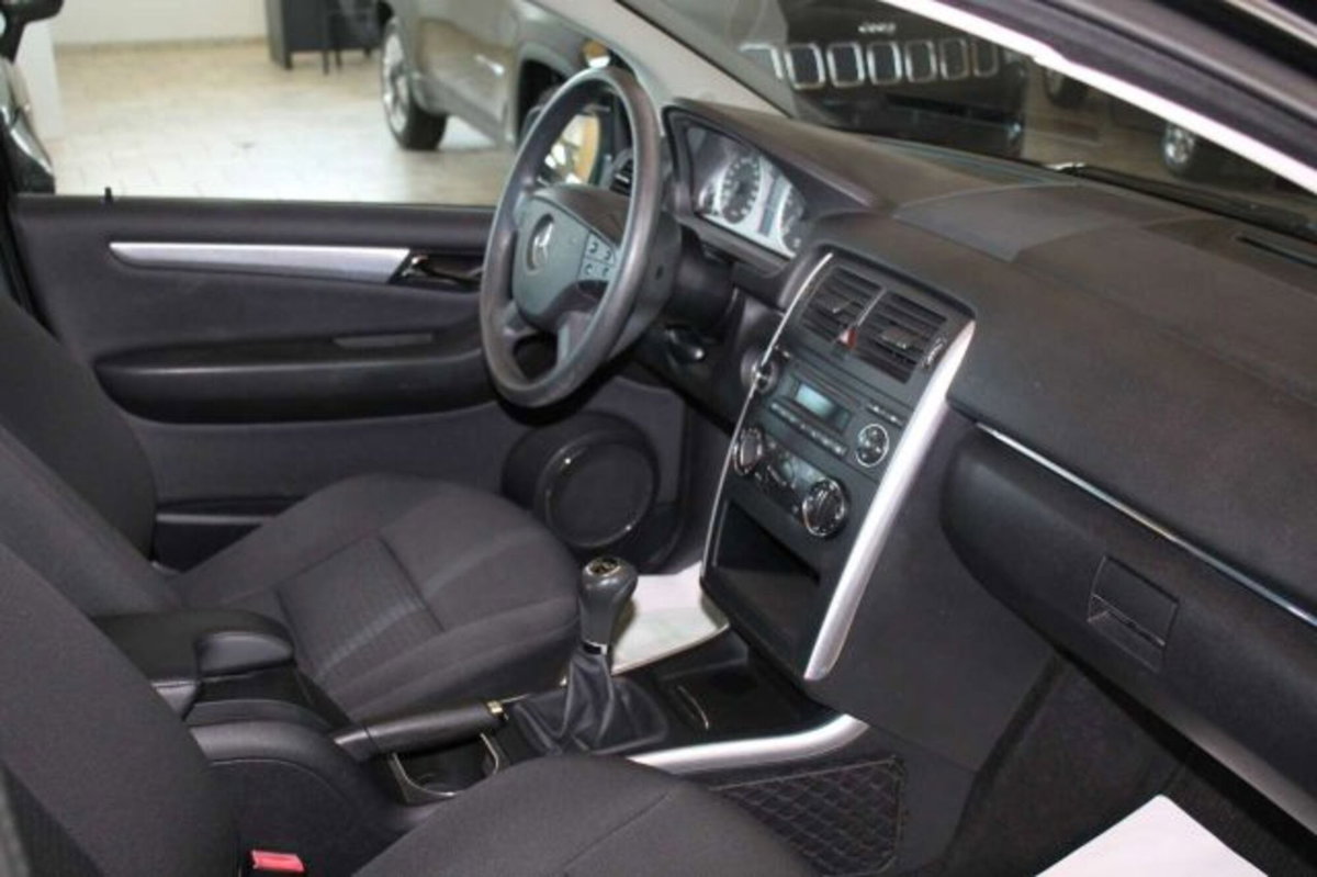 Mercedes-Benz Classe B 180 CDI (9)
