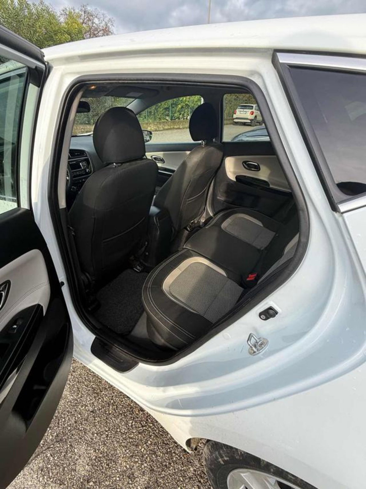Kia cee'd 1.4 GPL 5 porte Class (10)