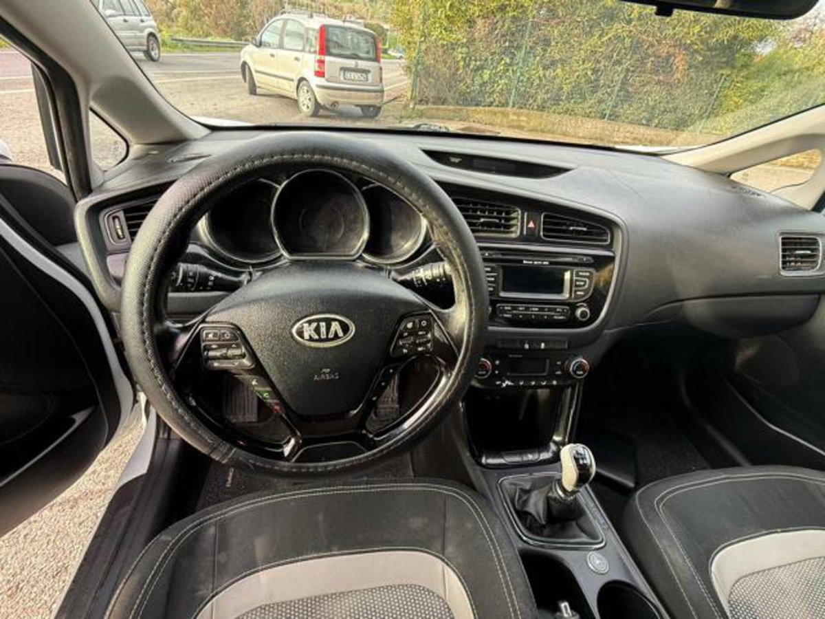 Kia cee'd 1.4 GPL 5 porte Class (15)
