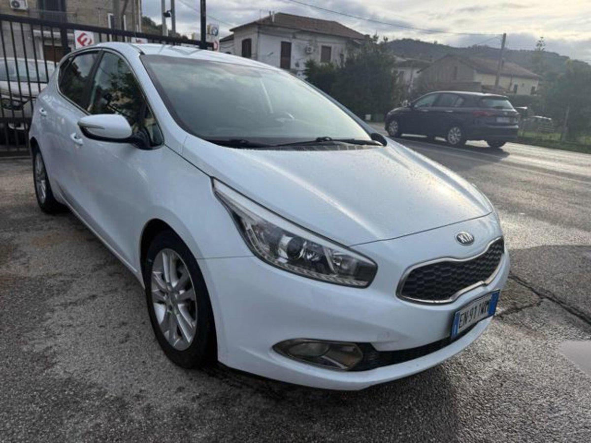 Kia cee'd 1.4 GPL 5 porte Class (3)