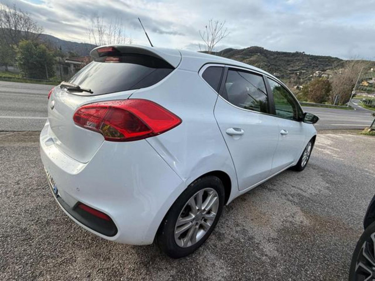 Kia cee'd 1.4 GPL 5 porte Class (6)