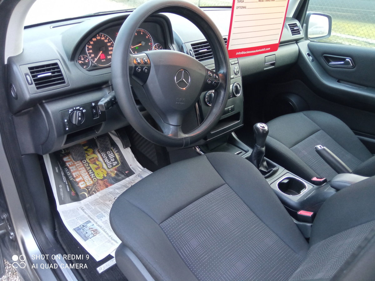 Mercedes-Benz Classe A 160 BlueEFFICIENCY Coupé Special Edition (11)
