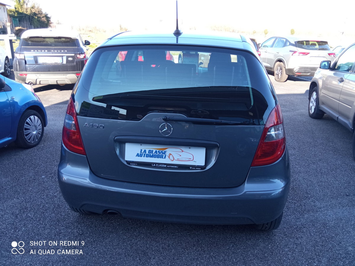 Mercedes-Benz Classe A 160 BlueEFFICIENCY Coupé Special Edition (6)