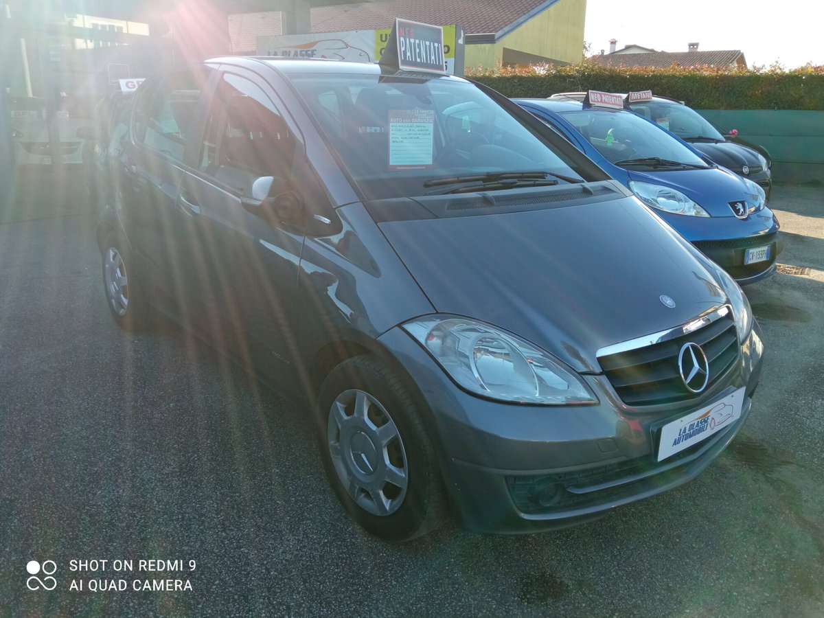 Mercedes-Benz Classe A 160 BlueEFFICIENCY Coupé Special Edition (7)