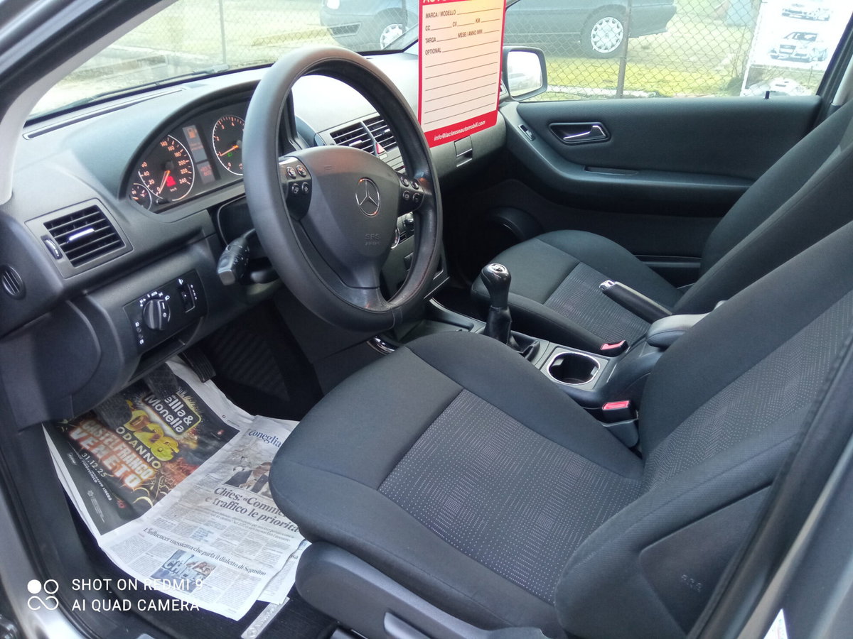 Mercedes-Benz Classe A 160 BlueEFFICIENCY Coupé Special Edition (8)