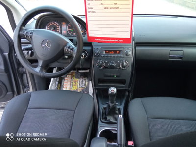 Mercedes-Benz Classe A 160 BlueEFFICIENCY Coupé Special Edition (9)