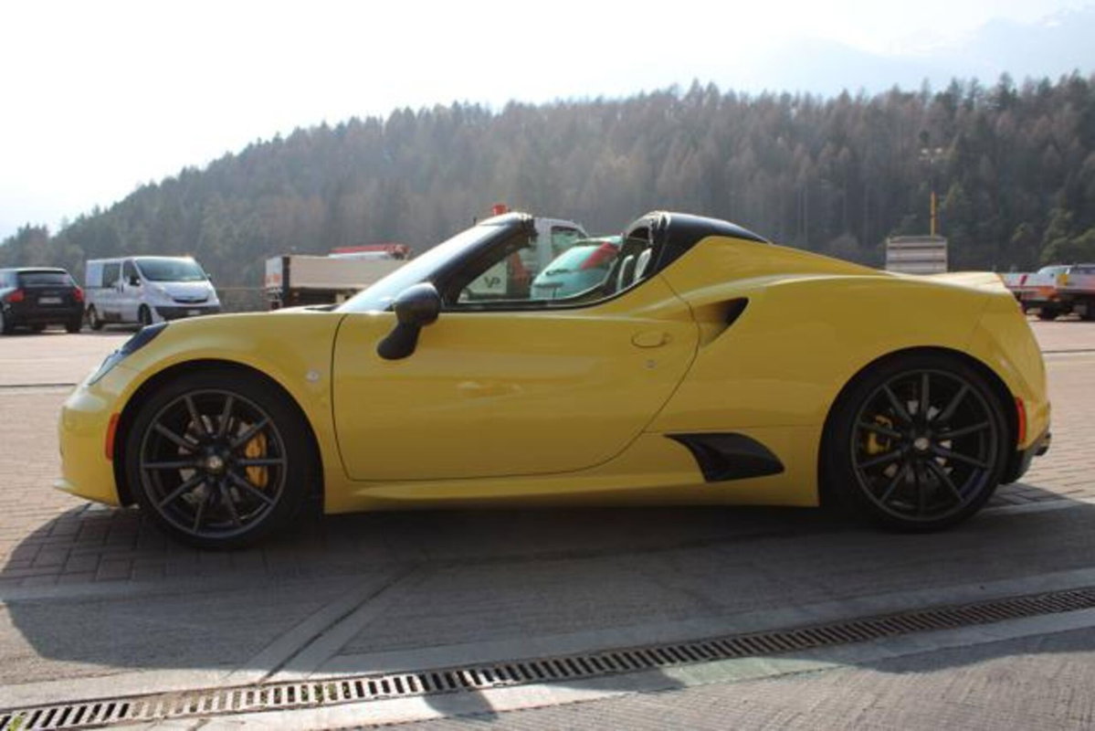 Alfa Romeo 4C Spider 4C 1750 TBi Spider Italia (10)