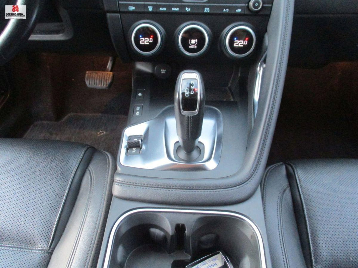 Jaguar E-Pace 2.0D 150 CV AWD aut. S (13)