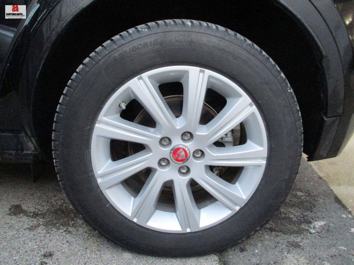 Jaguar E-Pace 2.0D 150 CV AWD aut. S (7)