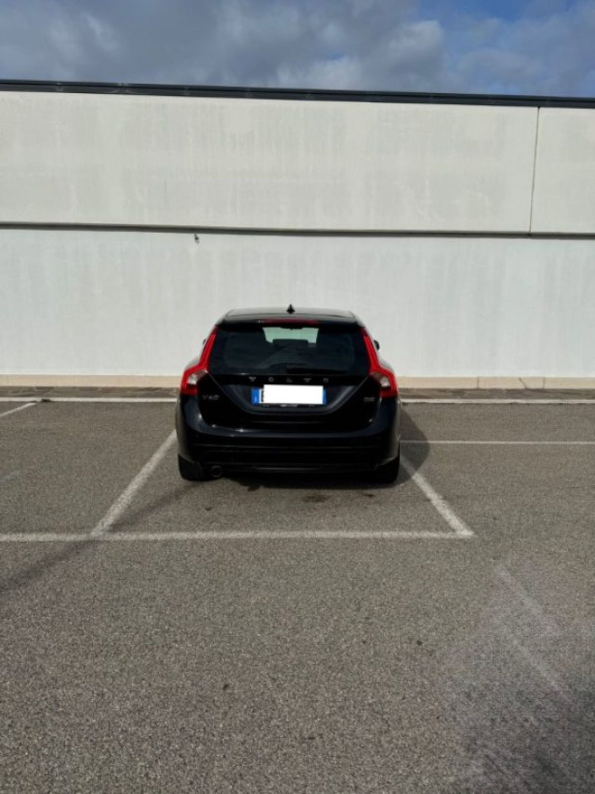 Volvo V60 D2 R-design Momentum (2)