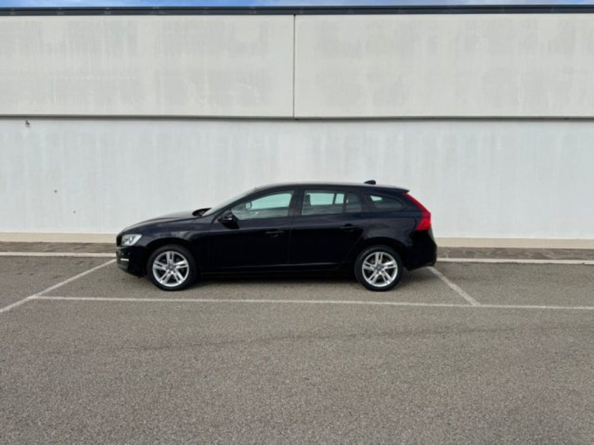 Volvo V60 D2 R-design Momentum (4)