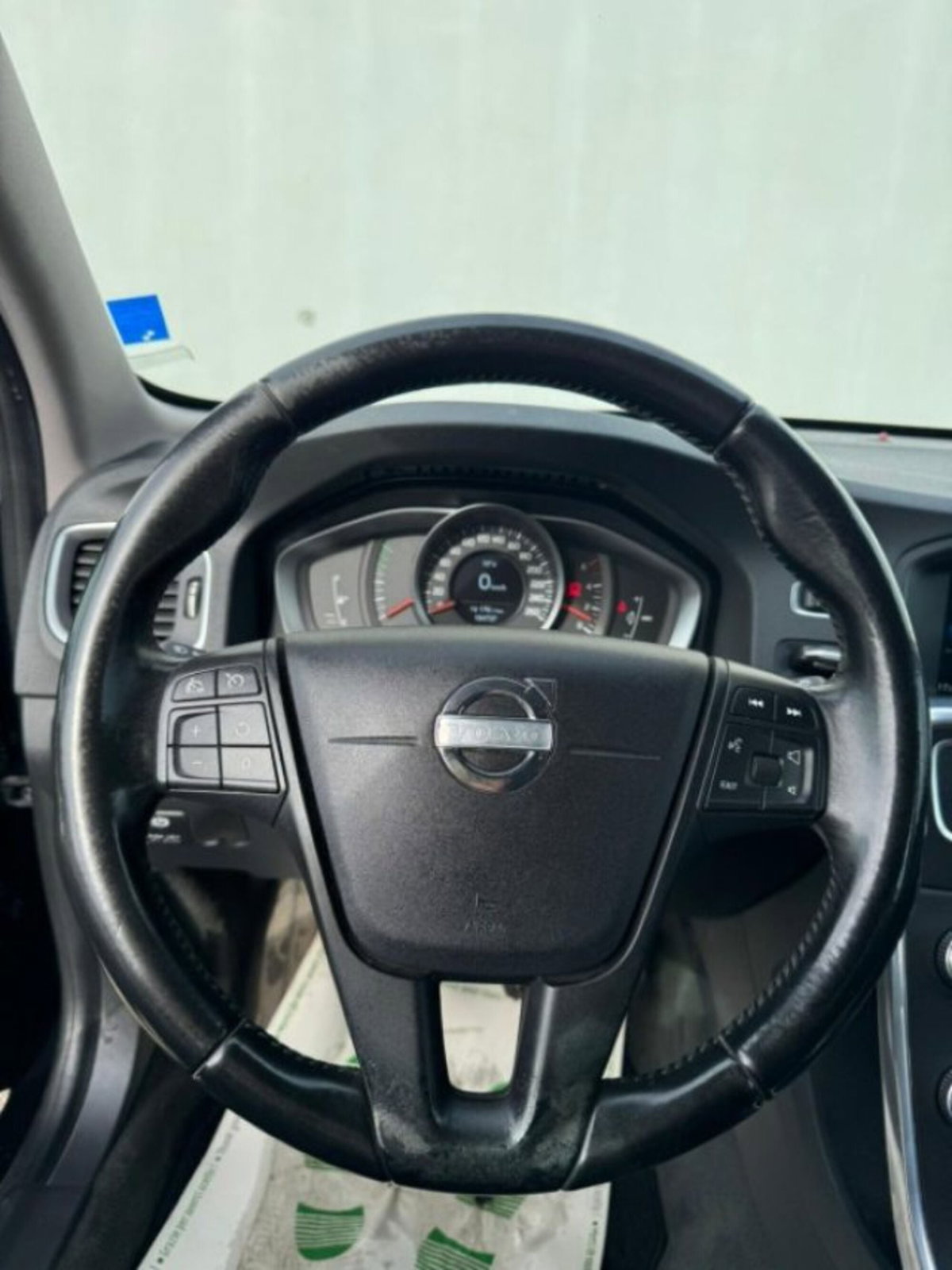 Volvo V60 D2 R-design Momentum (7)