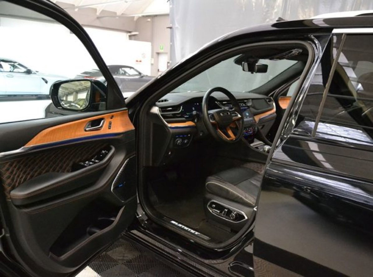Jeep Grand Cherokee 2.0 PHEV ATX 4xe Summit Reserve (2)