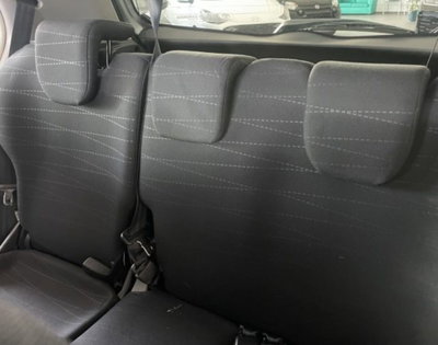 Toyota Yaris 1.3 5 porte Sol (12)