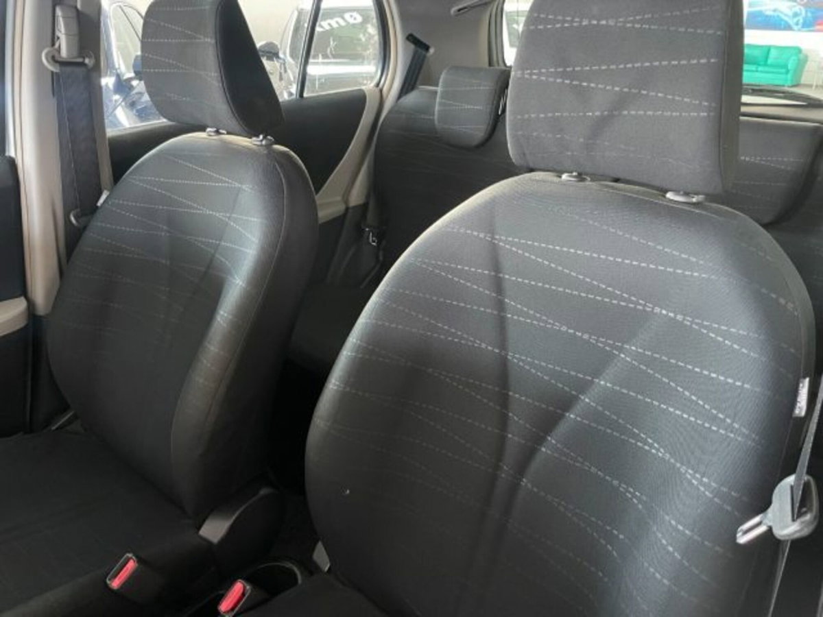 Toyota Yaris 1.3 5 porte Sol (5)