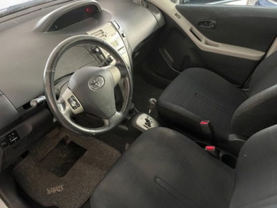 Toyota Yaris 1.3 5 porte Sol (6)